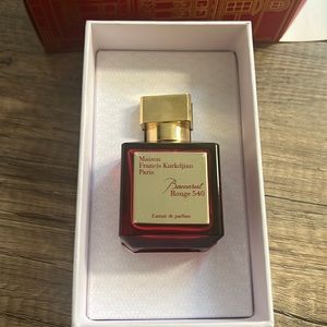 Maison Francis kurkdjian Paris baccarat rouge 540 extrait